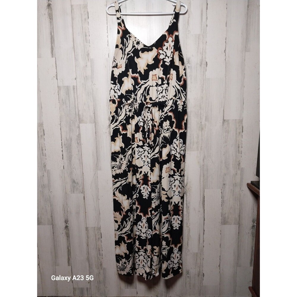Lane Bryant Floral Jumpsuit 22/24  Sleeveless V-Neck Wide-Leg Romper